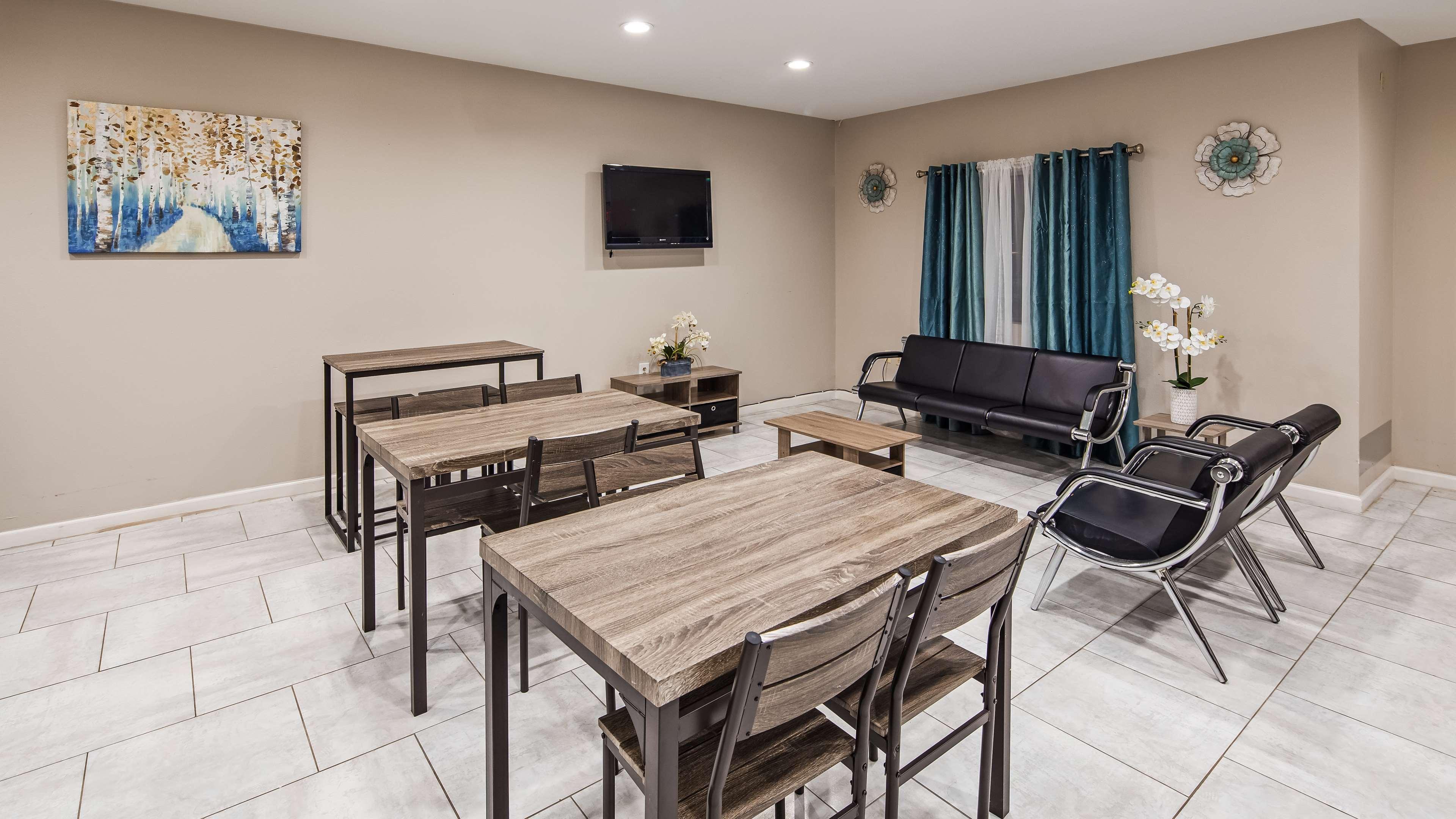 Hotel Surestay By Western 3*