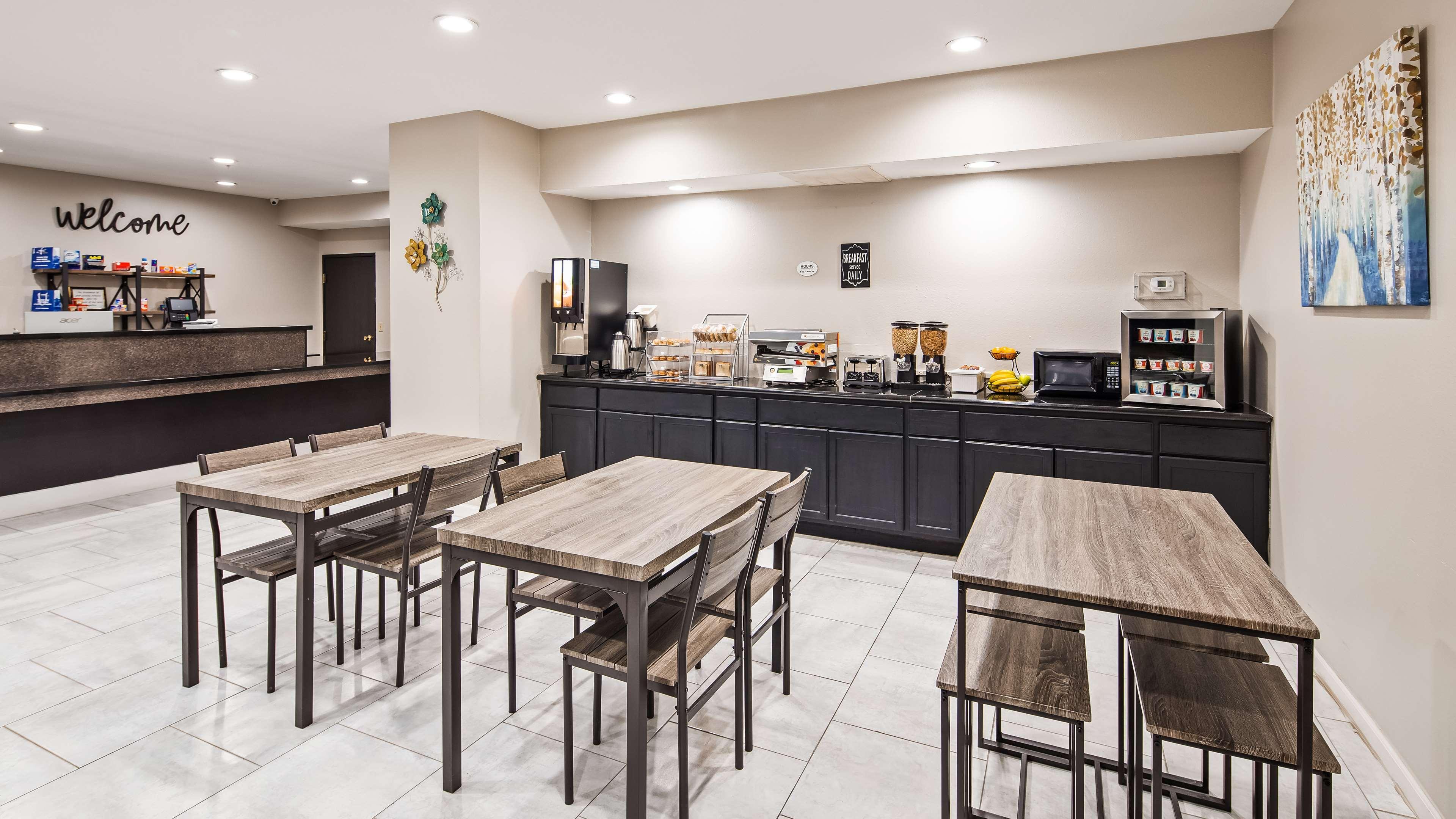 Surestay By Western Hotel